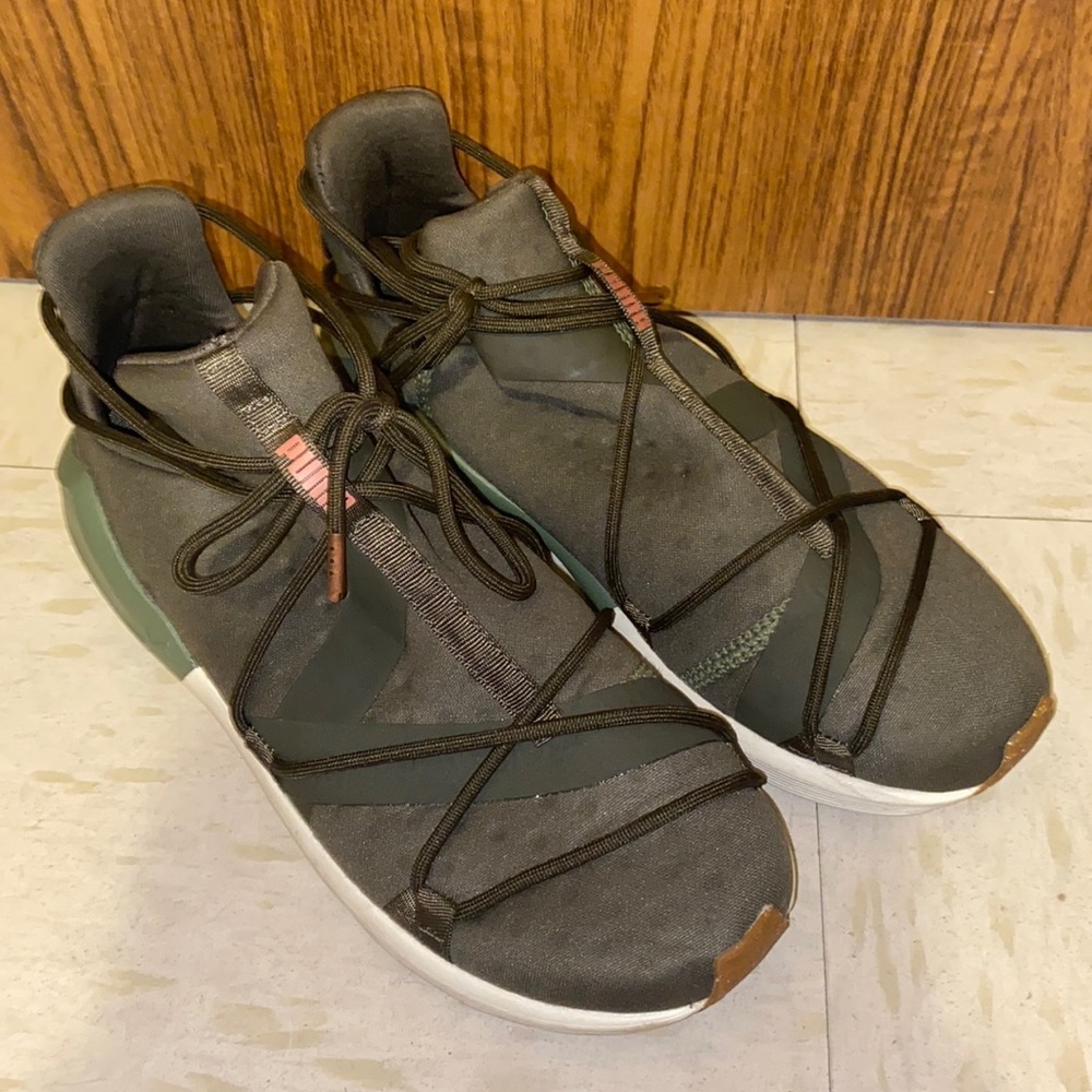 Puma: Army Green Puma Fierce VR Ropes Women Training Sneakers Size 6 Women - Picture 1 of 7